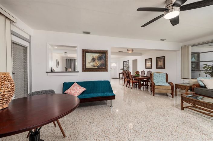 Image No.17-3 Bed Property for sale