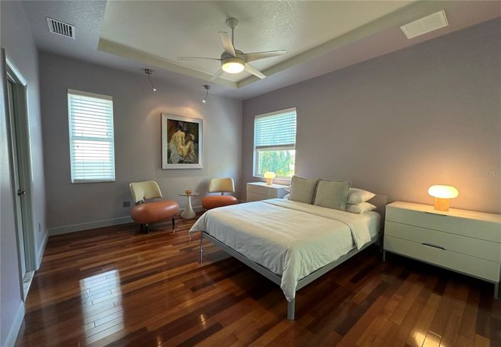 Image No.15-4 Bed Property for sale