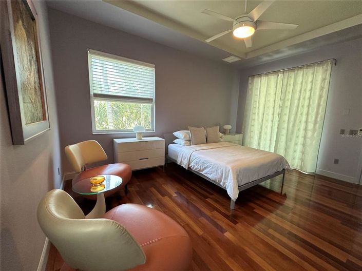 Image No.16-4 Bed Property for sale