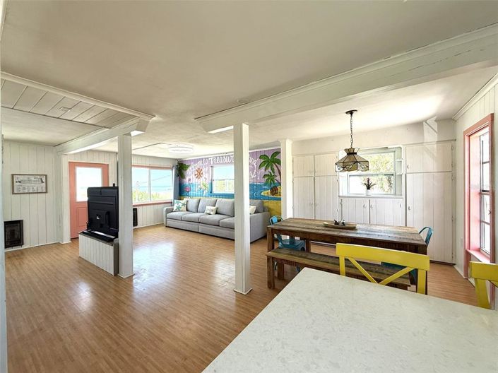 Image No.12-5 Bed Property for sale