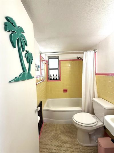 Image No.16-5 Bed Property for sale