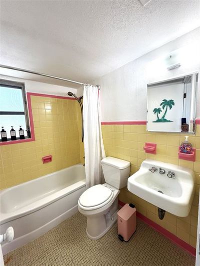 Image No.17-5 Bed Property for sale