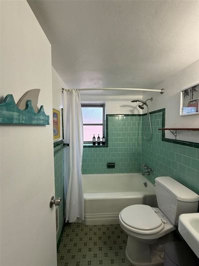 Image No.25-5 Bed Property for sale