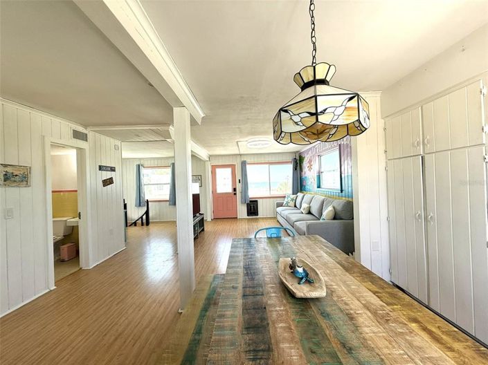 Image No.5-5 Bed Property for sale
