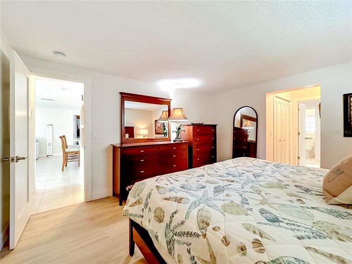 Image No.37-3 Bed Property for sale