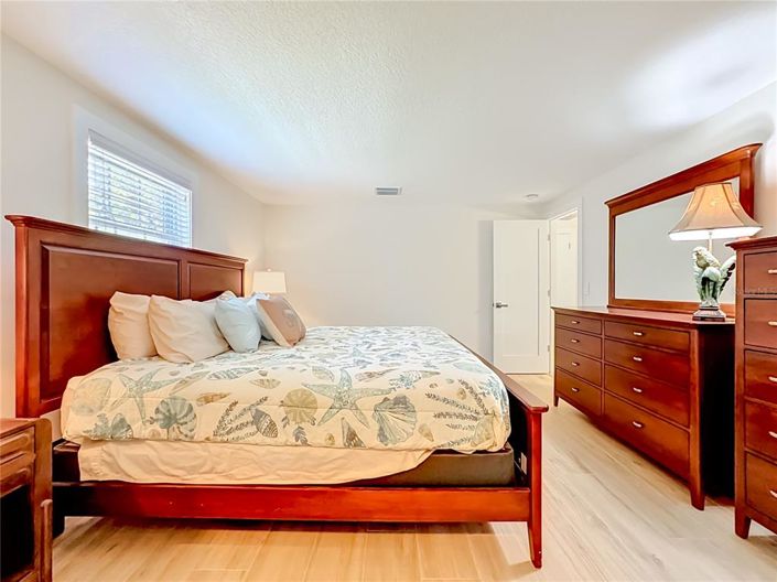 Image No.39-3 Bed Property for sale