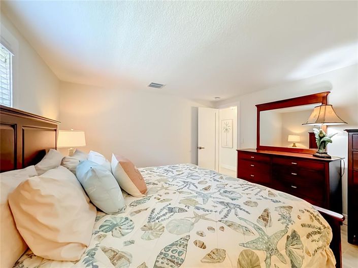 Image No.40-3 Bed Property for sale