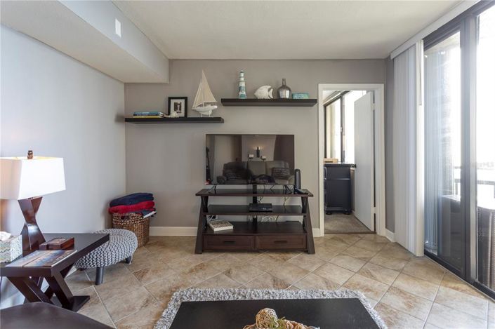 Image No.10-2 Bed Property for sale