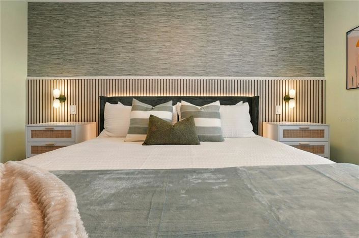 Image No.17-6 Bed Townhouse for sale