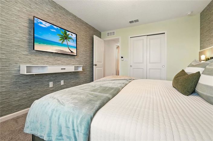 Image No.18-6 Bed Townhouse for sale