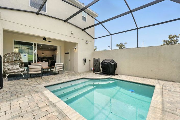 Image No.41-6 Bed Townhouse for sale