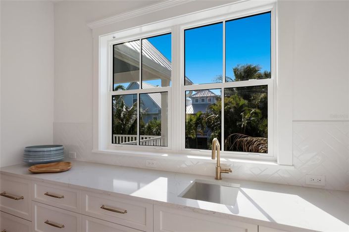 Image No.19-4 Bed Property for sale