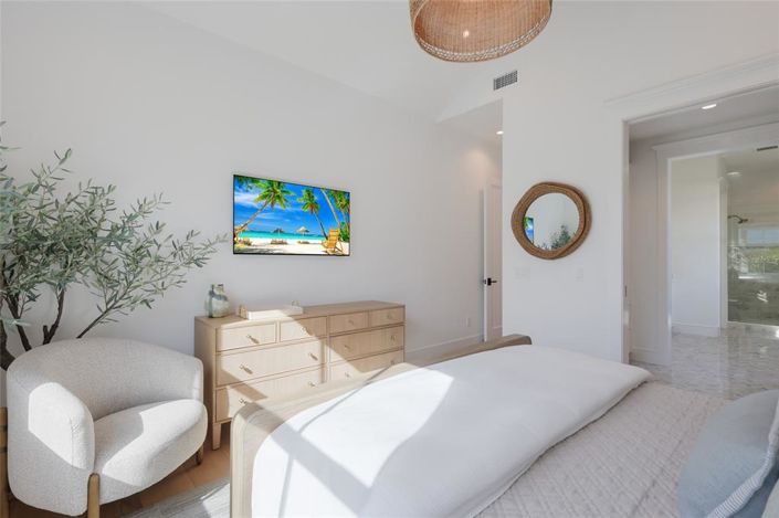 Image No.30-4 Bed Property for sale