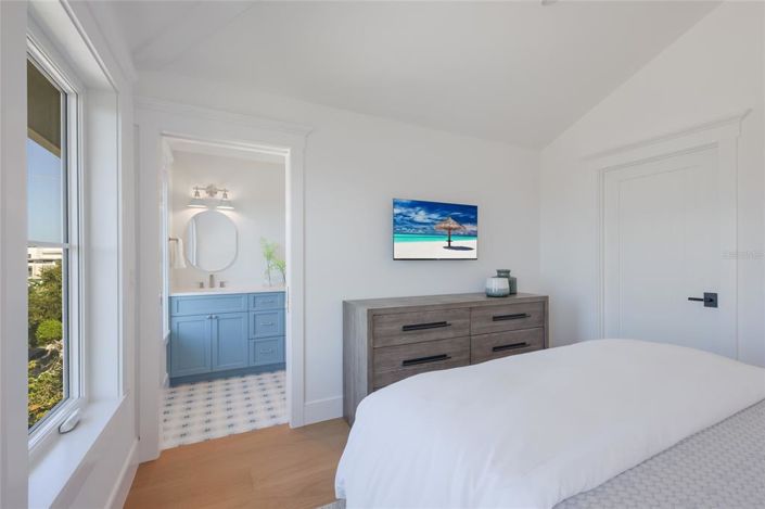 Image No.49-4 Bed Property for sale