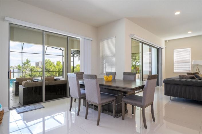 Image No.22-6 Bed Property for sale
