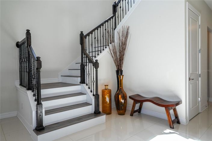 Image No.30-6 Bed Property for sale