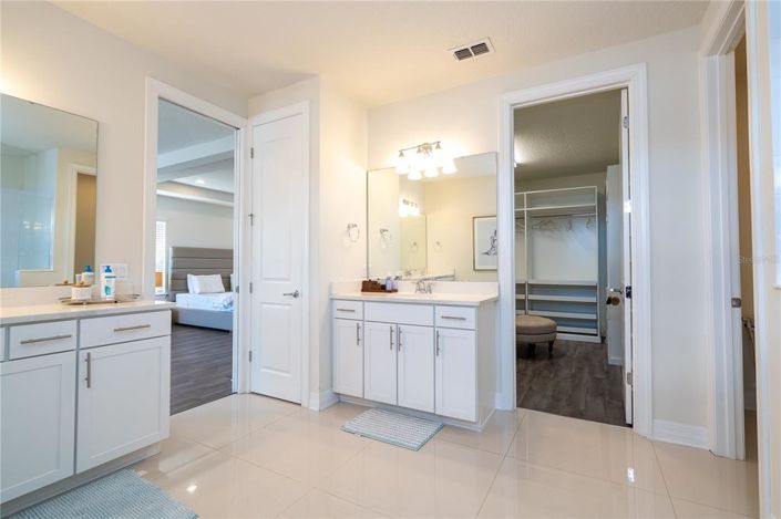 Image No.39-6 Bed Property for sale