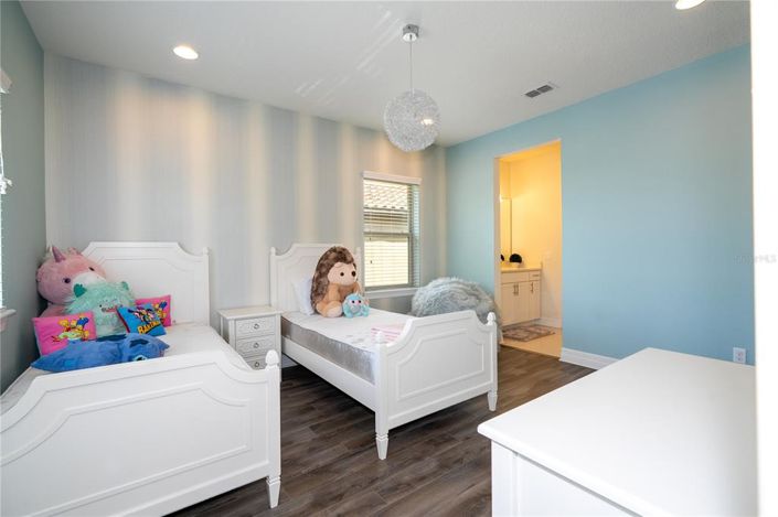 Image No.48-6 Bed Property for sale