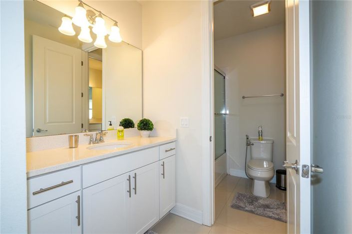 Image No.57-6 Bed Property for sale