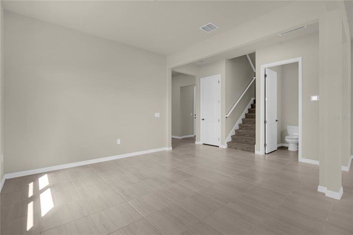 Image No.12-5 Bed Property for sale