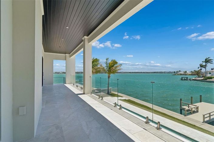Image No.15-5 Bed Property for sale