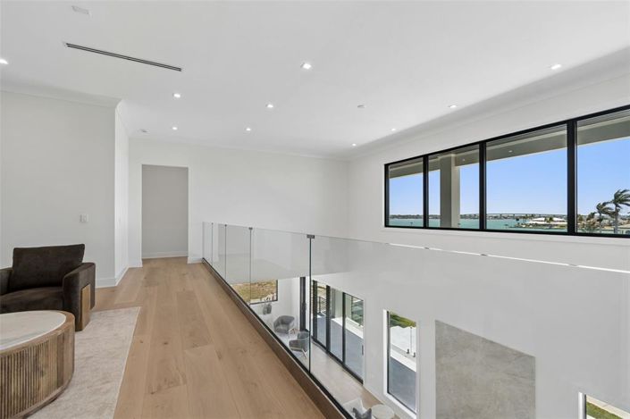 Image No.27-5 Bed Property for sale