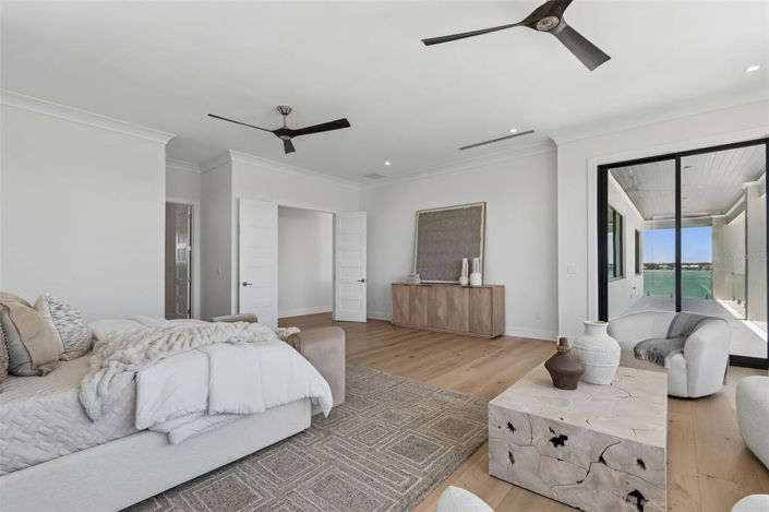 Image No.37-5 Bed Property for sale