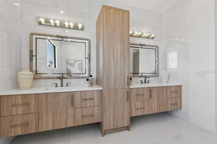 Image No.42-5 Bed Property for sale