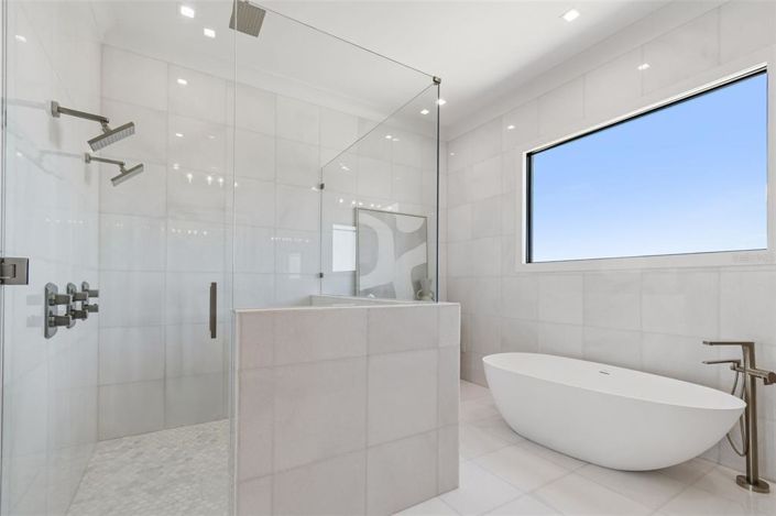 Image No.44-5 Bed Property for sale