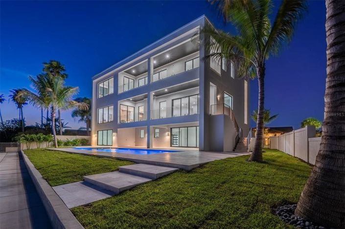 Image No.5-5 Bed Property for sale