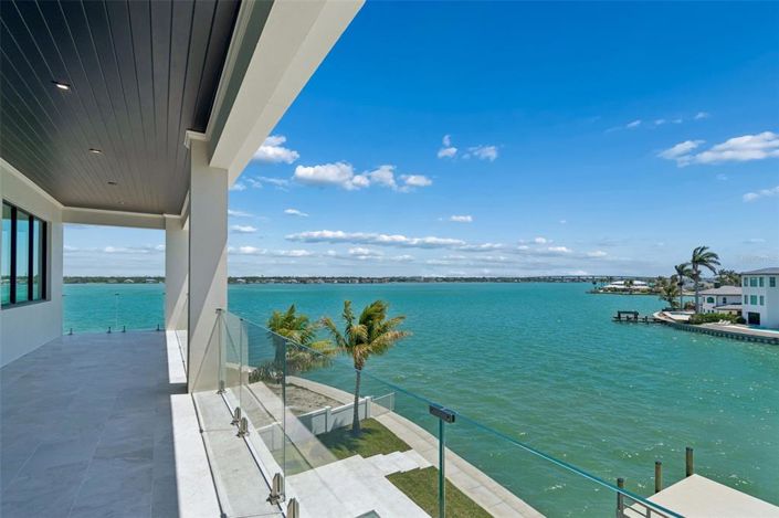 Image No.51-5 Bed Property for sale