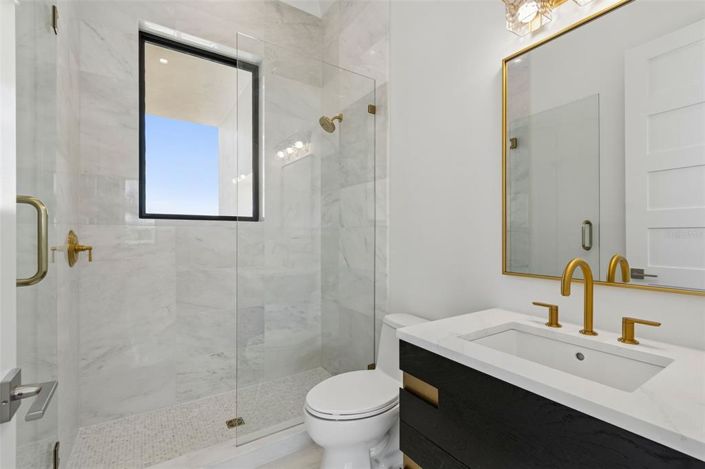 Image No.52-5 Bed Property for sale