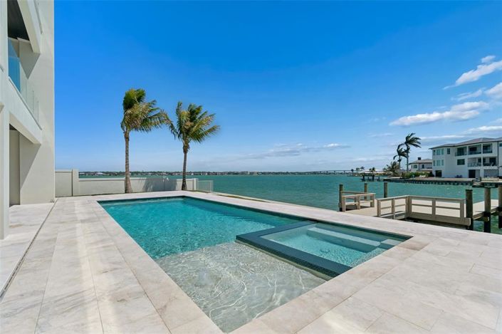 Image No.56-5 Bed Property for sale