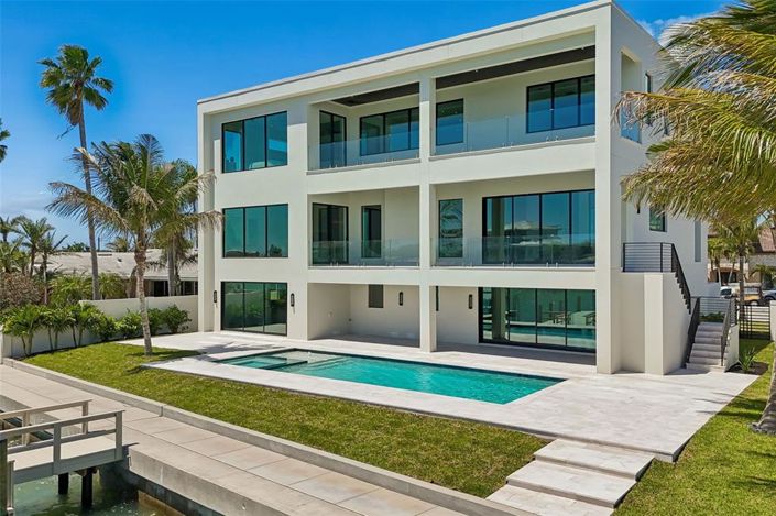 Image No.58-5 Bed Property for sale