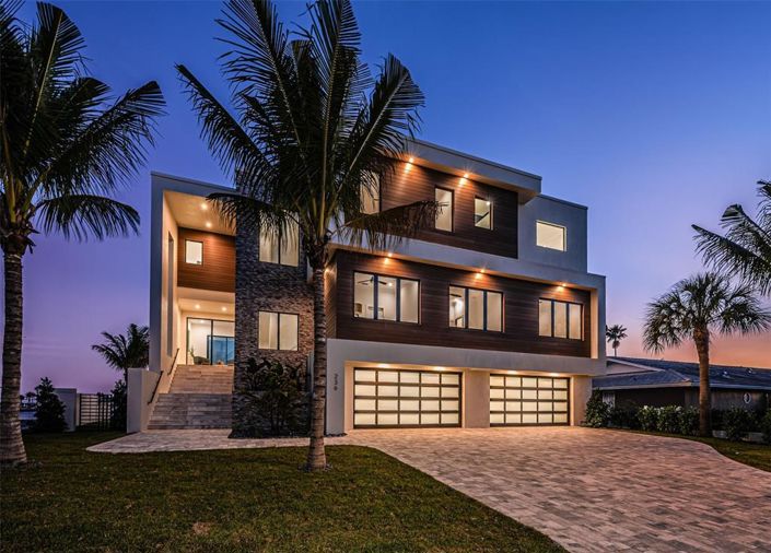 Image No.6-5 Bed Property for sale
