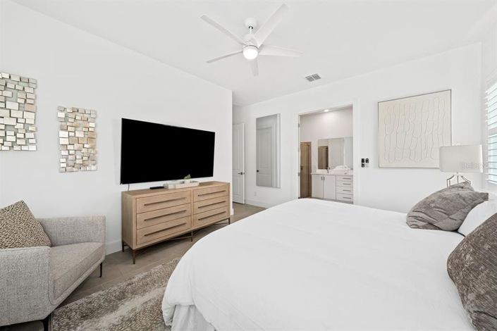 Image No.60-10 Bed Property for sale