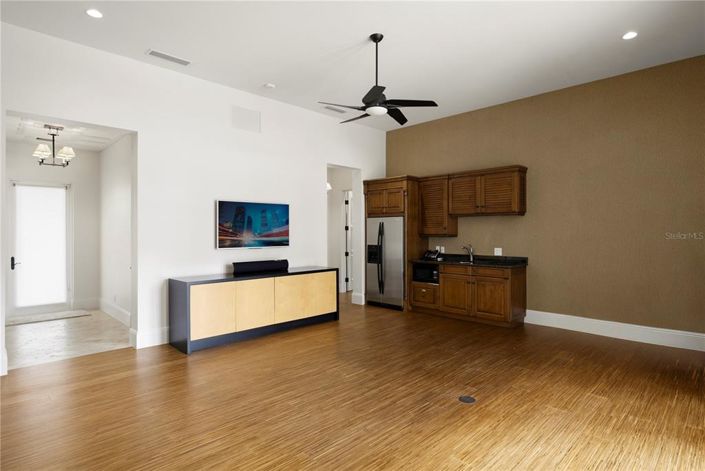 Image No.52-7 Bed Property for sale