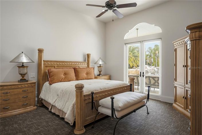 Image No.53-7 Bed Property for sale