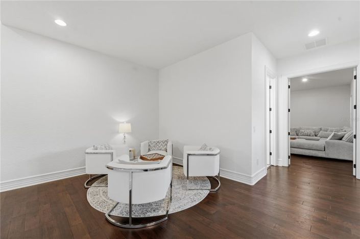 Image No.27-5 Bed Property for sale