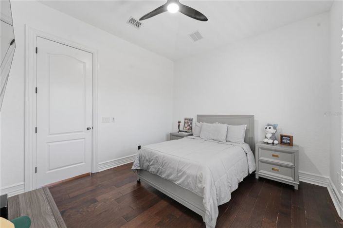 Image No.40-5 Bed Property for sale