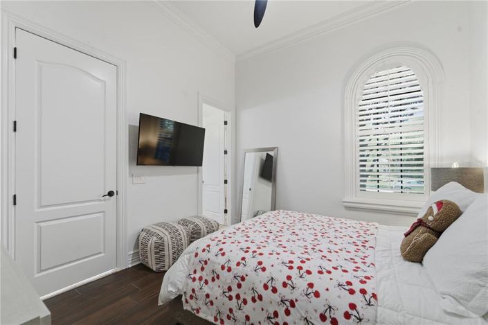 Image No.44-5 Bed Property for sale