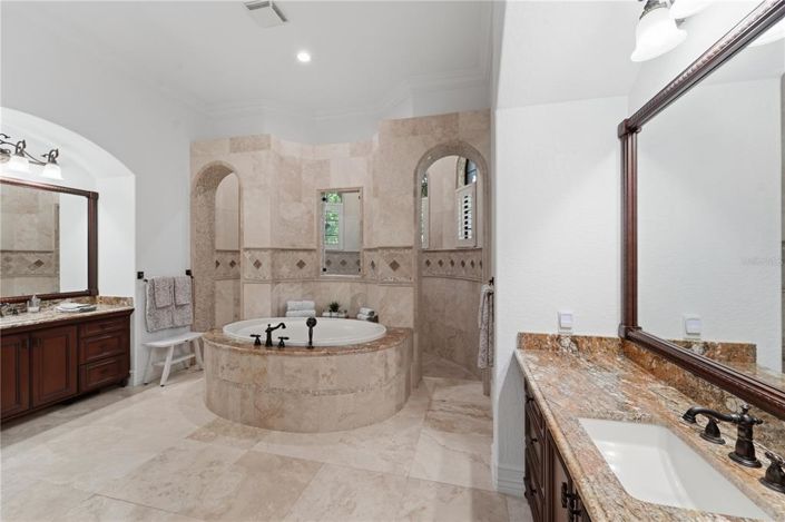 Image No.49-5 Bed Property for sale