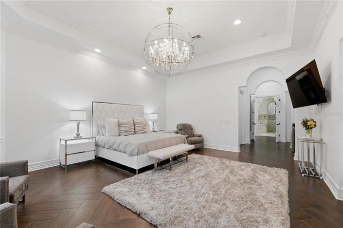 Image No.58-5 Bed Property for sale