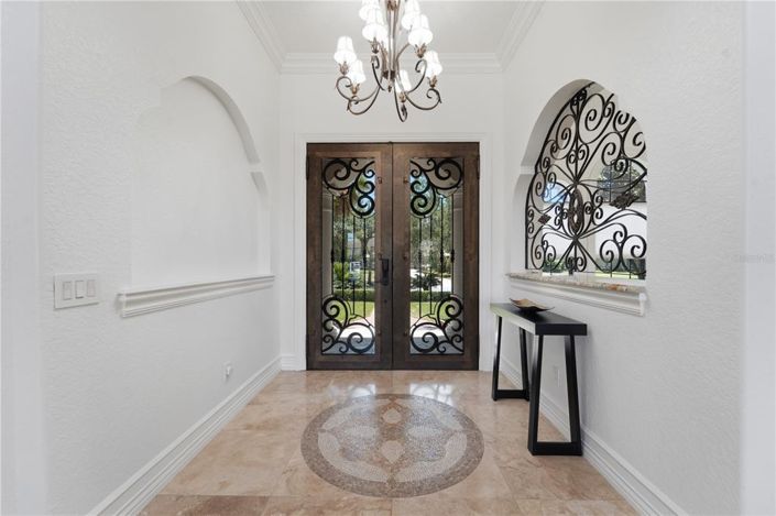 Image No.6-5 Bed Property for sale