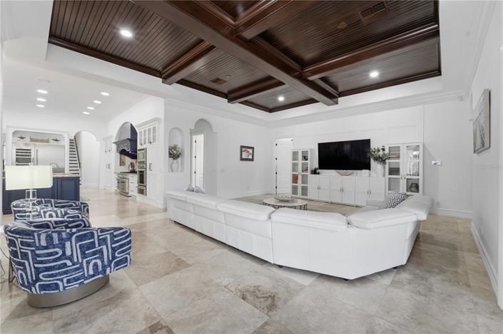 Image No.60-5 Bed Property for sale