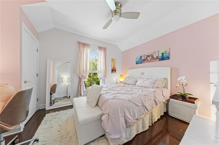 Image No.37-6 Bed Property for sale