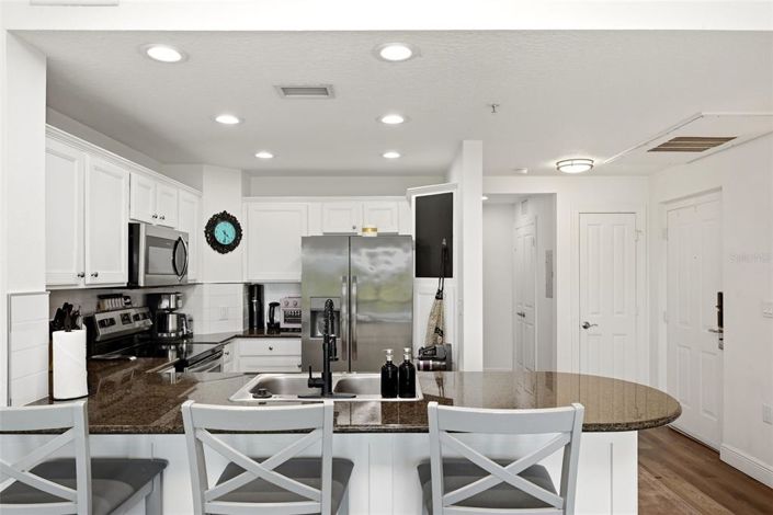 Image No.10-3 Bed Property for sale
