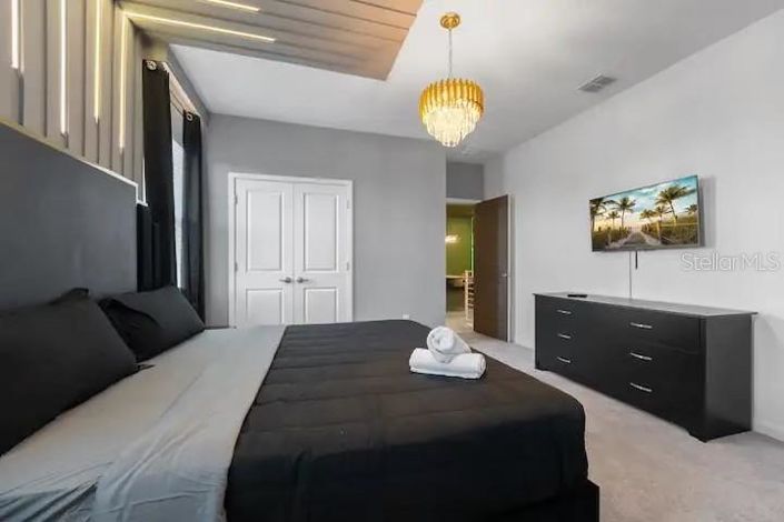 Image No.36-15 Bed Property for sale