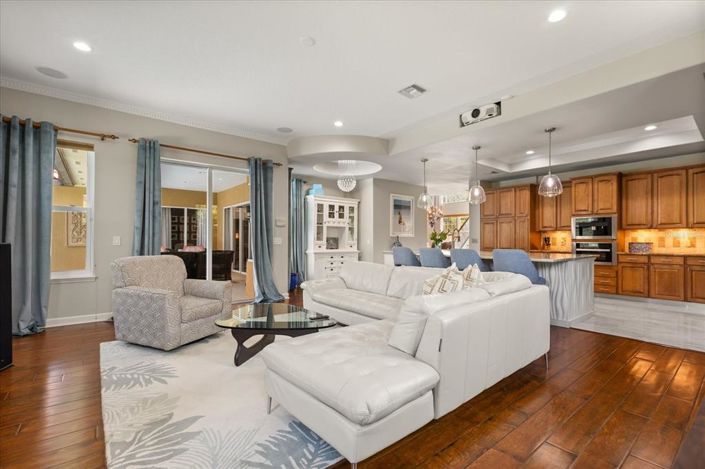 Image No.18-4 Bed Property for sale