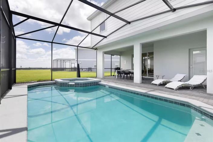 Image No.32-7 Bed Property for sale